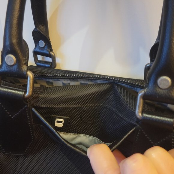 Lululemon Tote - Picture 7 of 17